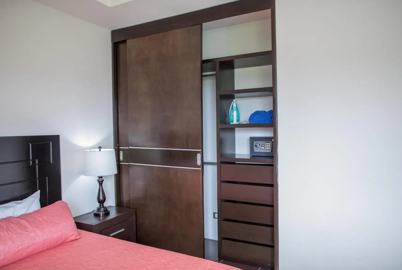 *** Hotel San Pedro Hotel, 5Ta Avenida Playa del Carmen Mexico